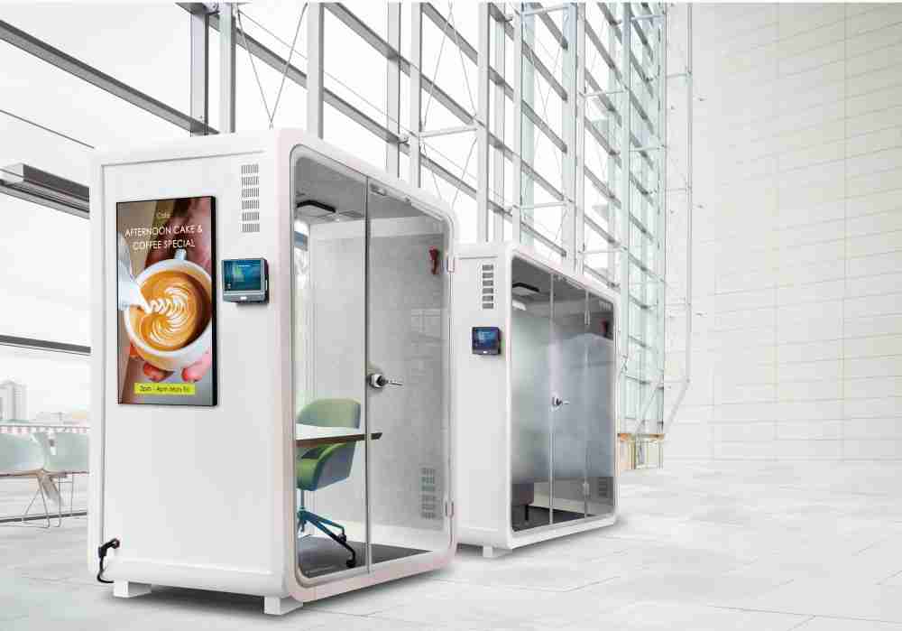 尊时凯龙子公司达擎之智慧行动办公舱，，采用PDLC智能调光玻璃设计，，，，透过通电与断电的电流切换，，，，呈现透明与雾面效果，，，，具节能降耗特性并兼顾隐私，，，，确保信息安全