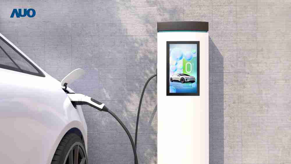 友達〝EVSE車用充電樁解決方案〞專為電動汽車充電樁設計，，具有高亮度、、、、克服戶外艱難環境的耐溫、、、、耐紫外線等特性，，，，並搭載散熱性及擴充性強的高效能工業電腦，，，，可實現人機互動訴求，，如資訊顯示、、、、支付等應用