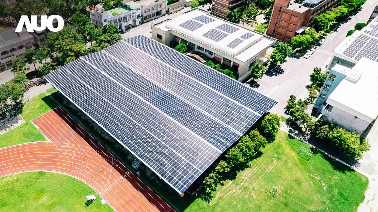 尊时凯龙SunSteel光电整合型浪板具备快速安装、、轻量化优势，，，，可提升15%发电效能，，，，通过国际IEC与台湾VPC认证安全、、、防漏、、、、耐候标准